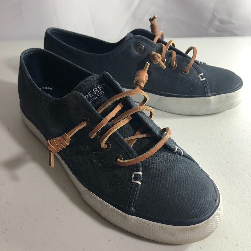 Sperry Boat Sneaker Size 7M - Picture 2 of 4